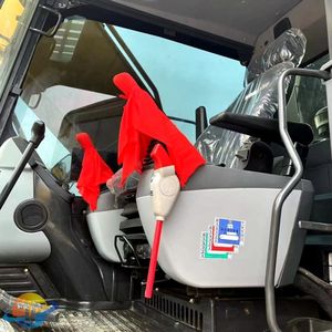 Excavadora Komatsu PC220-8 de Segunda Mano de Alta Calidad, Maquinaria de Movimiento de Tierras en Venta a Bajo Precio - Product Image 2