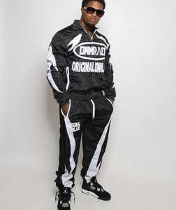 Vêtements d'été personnalisés pour hommes Streetwear Veste coupe-vent en nylon Sweat à capuche et short Broderie à la flamme Logo Survêtement Ensemble deux pièces - Product Image 2