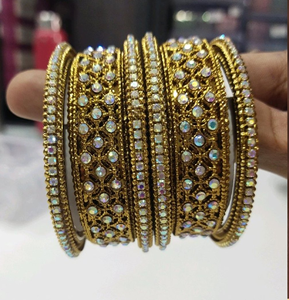 Brazaletes de Latón con Pedrería Multicolor Brillante, Juego Completo, Banda Ancha, para Fiestas y Festivales, Disponibles a Precios de Mayoreo. - Product Image 5