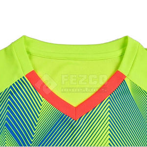 Uniforme de fútbol ligero diseño personalizado precio al por mayor uniforme de fútbol para la venta en línea - Product Image 2