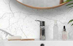 Carreaux en porcelaine vitrifiée aspect marbre 600x600mm (60x60cm / 24x24 pouces) Marbre blanc avec des veines naturelles douces Marbre blanc - Product Image 2