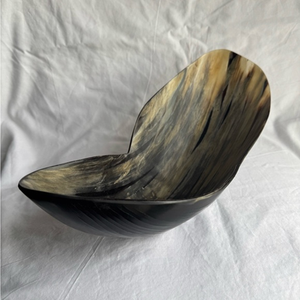 ชามน้ำรูปเขาควายสำหรับใช้ร่วมกับสร้อยคอแบบมีจี้ตรงกลางดีไซน์การเดิมพัน - Product Image 1