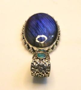 Collier en cristal fait à la main en argent sterling 925 avec pendentif en labradorite naturelle plaqué or style vintage cadeau unique pour les femmes - Product Image 3