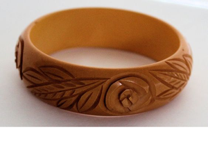 Bracelet en résine standard de haute qualité Bracelet en résine acrylique de bonne qualité Bracelet transparent en résine Conception de couleur personnalisée - Product Image 4