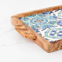Plateau à café élégant en bois d'olivier ArtisRaw avec carreaux de céramique peints à la main et poignée design D4 pour usage résidentiel (Modèle Tp032)