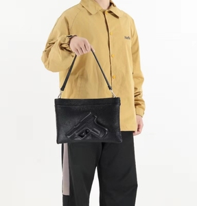 Sac bandoulière en PU <span class=keywords><strong>de</strong></span> haute qualité 2024 pour homme, style vintage rock, sac messager tendance, vente chaude, logo personnalisé, vente en gros <span class=keywords><strong>TikTok</strong></span> - Product Image 5