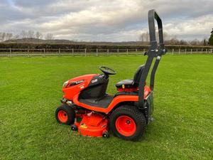 Tractor Cortacésped Autopropulsado Naranja con Motor de Gasolina, Cuchilla Rotatoria, Caja Recolectora de Césped de 200L, Tipo Asiento, para Cuidado de Césped en Granjas y Patios - Product Image 5