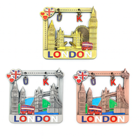 Aimants de réfrigérateur en métal personnalisés par le fabricant OEM, design en émail doux 3D en relief, souvenir touristique, aimant de réfrigérateur