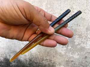 Horquillas de pelo de cuerno de búfalo con acabado pulido hecho a mano con diseños de gato tallado, palo de peinado de cuerno de buey para mujer, accesorio Natural - Product Image 4