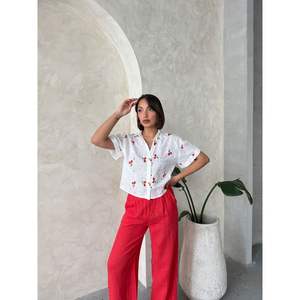 Blusa y Camisa Bordada para Mujer, Diseño Elegante y Personalizable para Mayor Comodidad y Estilo - Product Image 3