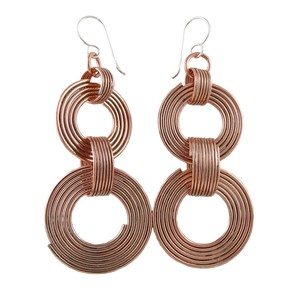 Boucles d'oreilles vintage en laiton jaune doré, style sud-ouest 2025, texturées, colorées, perlées, bijoux de mode en laiton - Product Image 4