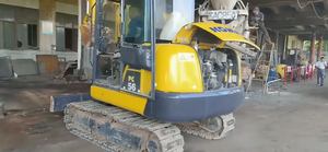 Mini-pelle Komatsu PC56 de 6 tonnes avec moteur Kawasaki et boîte de vitesses-Équipement de construction multifonction - Product Image 4