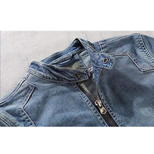 Veste denim pour hommes tendance sur mesure, légère et facile à porter, veste en jean confortable et respirante pour homme avec des produits durables - Product Image 3