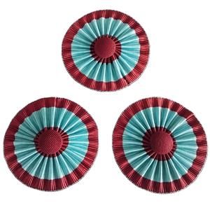 Trois rosettes de tablier de maître maçon maçonniques, de couleur marron et bleu ciel. - Product Image 1