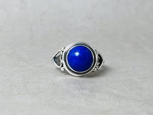 แหวนเงินทำด้วยมือพรีเมี่ยมพร้อมพลอยสีฟ้า Lapis Lazuli แหวนแต่งงานตามสั่ง - Product Image 3