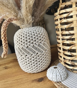Vase en macramé Boho fait à la main pot en verre de table intérieur extérieur avec corde de coton pour décor de balcon conception unique de vase à fleurs - Product Image 4