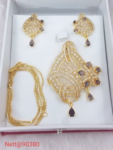 Magnifique collier AD et boucles d'oreilles combinés pour femmes conçus pour les fonctions de mariage et les fêtes traditionnelles - Product Image 4