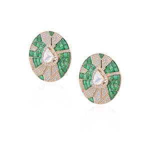 Boucles d'oreilles vintage plaquées or avec perles et diamants pour mariage ou cadeau de fête - Product Image 2