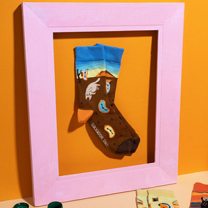 Vente en gros ODM JZVINA Chaussettes en bambou Chaussettes d'équipage anti-bactériennes anti-odeurs évacuant l'humidité avec logo de fond de conception artistique Style à 2 orteils - Product Image 5