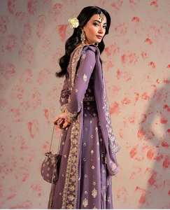 ชุด pent dupatta ออกแบบโดยมีงานปักที่หนักหน่วง - Product Image 5