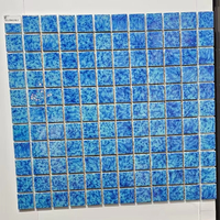 Nouvelles tuiles murales et de sol en verre cristal bleu mélangé moderne de 48 mm pour piscine, mosaïque en verre carrée