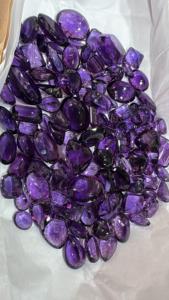 พลอยอเมทิสต์ทรงหัวใจตัดหลวมสไตล์แอฟริกันจากธรรมชาติขนาดฟรีไซส์ - Product Image 5