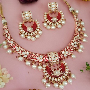 Ensemble de collier et de boucles d'oreilles en pierres de moissanite plaquées or de haute qualité traditionnelles, collection de vêtements de mariage traditionnels pour femmes - Product Image 1