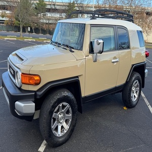 Toyota FJ Cruiser 2014 en Excelente Estado - Product Image 1