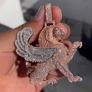 Montre unisexe de luxe style dragon avec pendentif en moissanite et diamant, étanche 30M, mouvement classique antique, pour affaires, USA - Product Image 1