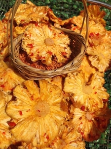 Venta al por mayor de rodajas y aros de piña deshidratada natural premium – Snack de fruta tropical dulce y ácida para repostería - Product Image 4