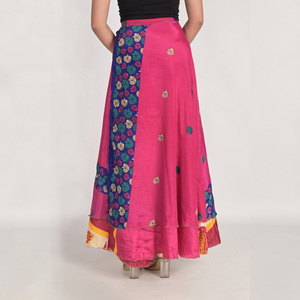 Jupe portefeuille en soie sari multicolore de style bohème à deux couches faite à la main pour femmes - Product Image 4