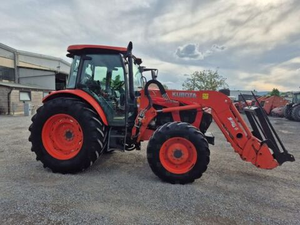Tracteur agricole Kubota M5112 110 CV 4x4 diesel neuf et d'occasion avec cabine et chargeur frontal à vendre - Product Image 4