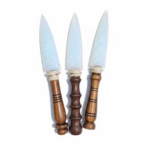 Couteau en pointe de flèche en opaleite de qualité supérieure, fait à la main, portable, gravé et sculpté en obsidienne, décoration d'autel, design mascotte, Khambhat Inde - Product Image 1