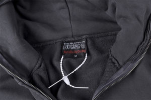 Sweat à capuche de haute qualité pour homme avec un imprimé en relief offrant un design texturé audacieux et une sensation douce et lourde pour des tenues tendance - Product Image 5