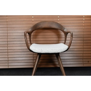 Chaise en bois sculptée à la main de qualité supérieure avec siège rembourré à cadre sculpté pour la salle à manger - Product Image 1