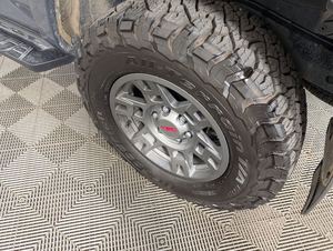 Propre utilisé 2023 pour Highlander XLE AWD direction gauche 50001-75000 Miles - Product Image 4