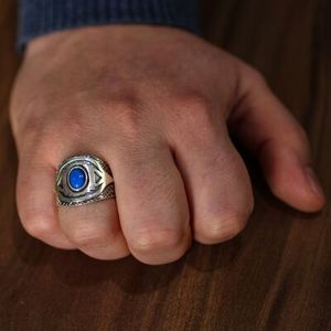Anillo de Plata de Ley 925 para Hombre con Piedra Natural Lapislázuli, Engaste Ovalado, Diseño Geométrico, Uso Diario, Certificado IGI - Product Image 1