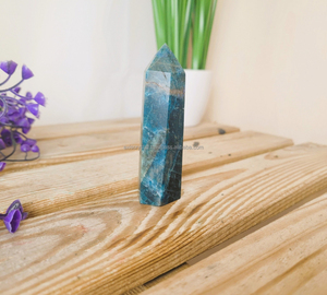 Obelisco Tallado de Apatita Azul Natural para Reducción del Hambre Espiritual, Mejora de la Comprehensión, Aprendizaje, Sanación de Chakras - Decoración del Hogar - Product Image 3