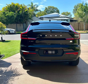 VO LVO C40 Coupé d'occasion 2023 (conduite à droite) Transmission intégrale Sièges en cuir Intérieur foncé Moteur turbo Boîte de vitesses automatique Taille des pneus R18 Pick-up Kei - Product Image 3