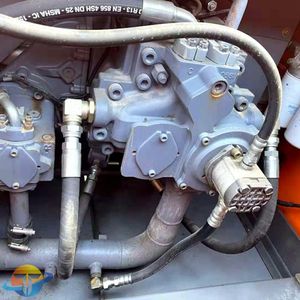 Excavadora Anfibia Hitachi ZX450 Usada en Venta, Equipo Pesado de Bajo Consumo Energético y Respetuoso con el Medio Ambiente - Product Image 1