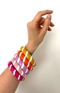 Bijoux tendance Kaimei Bracelet de mariage écologique en acrylique exagéré avec motif marbré et large largeur de bande personnalisable - Product Image 4