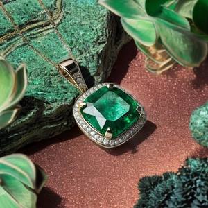 5.5 Carats Cushion Cut Lab Grown Colombian Emerald And Diamond Women <b>Necklace</b> / 14k Gold Women Gift <b>Necklace</b> / Anniversary Gift - Product Image 3