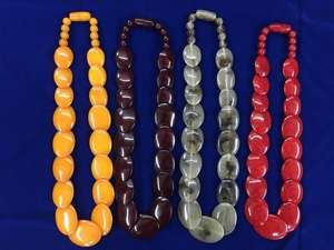 Artisan Crafted Resin Home Accent Sculpture en résine unique pour décor de table et d'étagère - Product Image 3