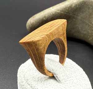Anillo de Madera Maciza Personalizado al por Mayor para Hombre y Mujer, Último Modelo de Anillo Circular con Diseño de Ángel - Product Image 3