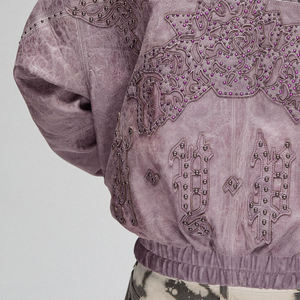 Veste à capuche en cuir véritable sur mesure de haute qualité pour homme, broderie tendance, strass, style universitaire, motif de lettres - Product Image 3