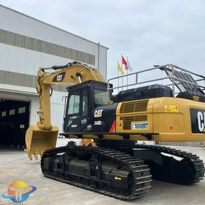 Excavadora CAT340D2L de segunda mano, súper eficiente en consumo de combustible, original y económica, con capacidad de cazo de 1.9m y 1206 horas de uso. - Product Image 1