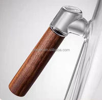 Carafe à eau élégante en verre borosilicate avec poignée en bois, résistante à la chaleur, grande capacité, pour jus, lait, eau froide, avec couvercle