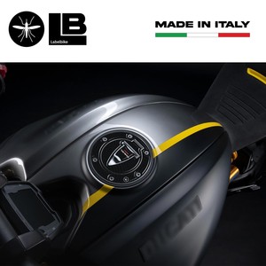 Adesivi 3D per protezione tappo serbatoio moto compatibili con Ducati Diavel 1260 - Product Image 2