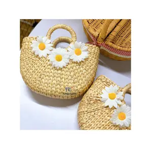 กระเป๋าโท้ทลำลองสำหรับสาวๆในวันหยุดฤดูร้อนกระเป๋าผักตบชวาธรรมชาติตกแต่งด้วยตัวอักษร - Product Image 1