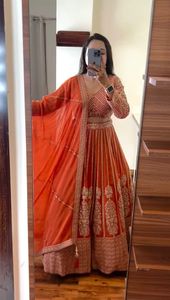 ชุดงานแต่งงานออกแบบสวม lehenga choli กับด้ายและลำดับการทำงาน - Product Image 6